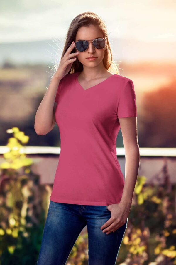 Organic Cotton Essential V-Neck T-Shirt