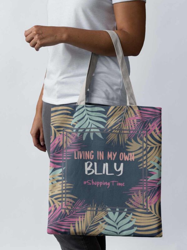 Trendy tote bags